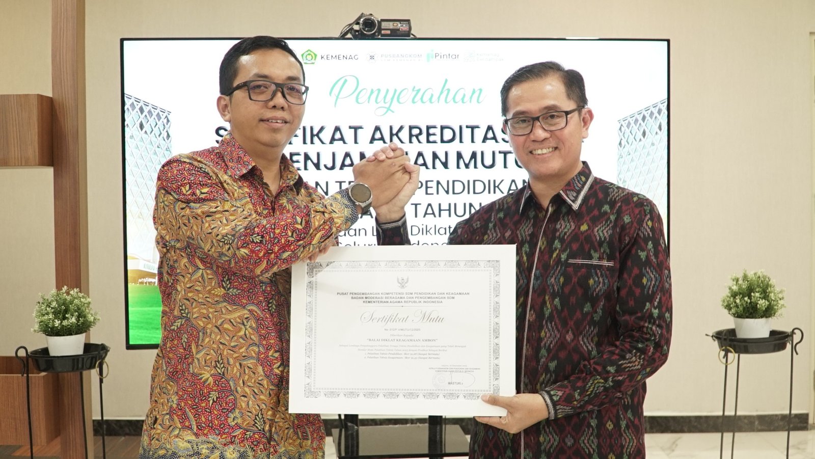 BDK Ambon Kembali Tunjukkan Mutu: Raih Sertifikat Mutu Pelatihan Teknis Tahun 2025